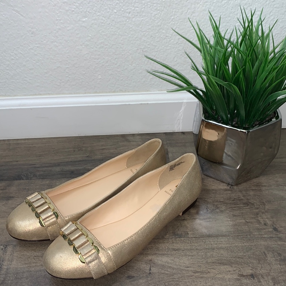 MONET GOLD LEATHER FLAT